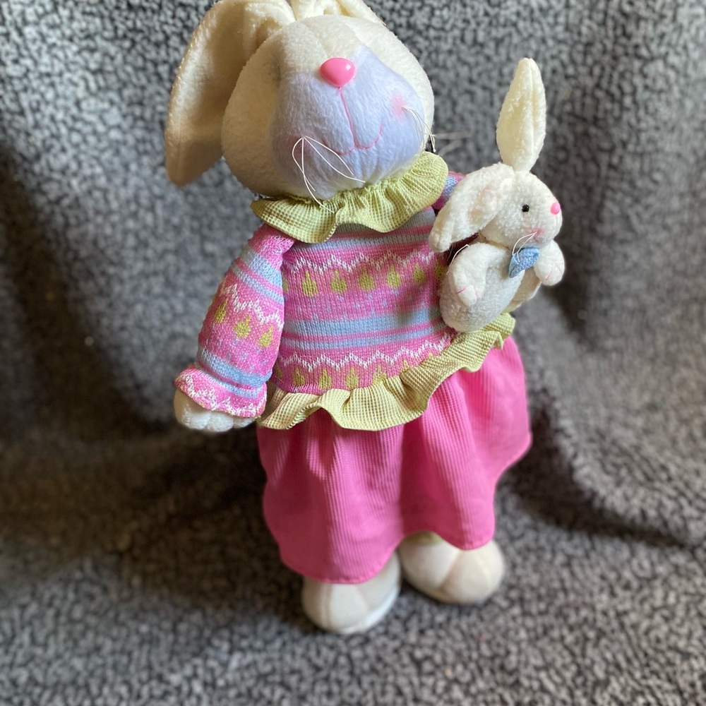 Adorable Bunny Couple Decor - Picture 7 of 11